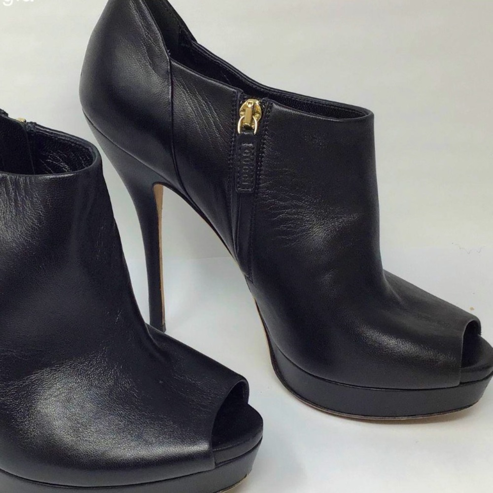 Authentic Gucci Black Leather Peep-Toe Stiletto Platform Ankle Booties - Size 38